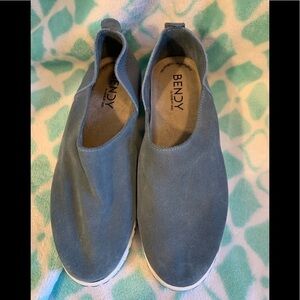 Bendy/suggies denim suede slip ons size 9